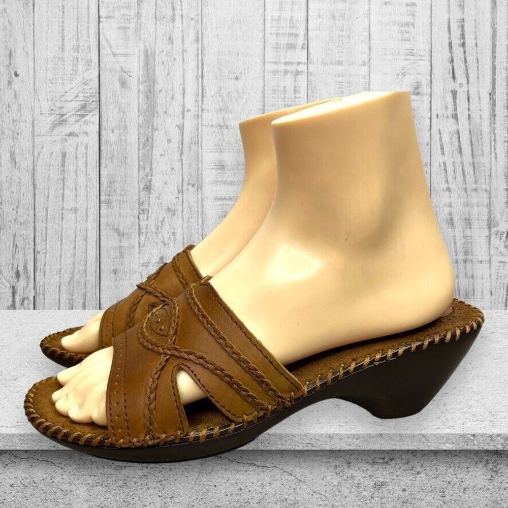 Isotoner Brown Leather Braided Detail Slip On Wedge Heel Sandals Slides Size 8.5 - Picture 1 of 12